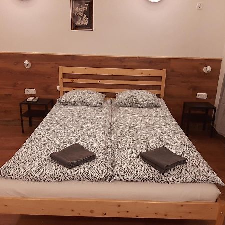 Apartman Vorosmarty Appartement Boedapest Buitenkant foto
