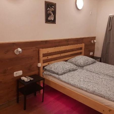 Apartman Vorosmarty Appartement Boedapest Buitenkant foto