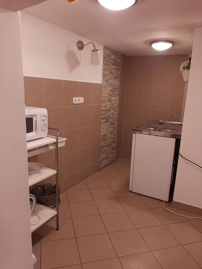 Apartman Vorosmarty Appartement Boedapest Buitenkant foto