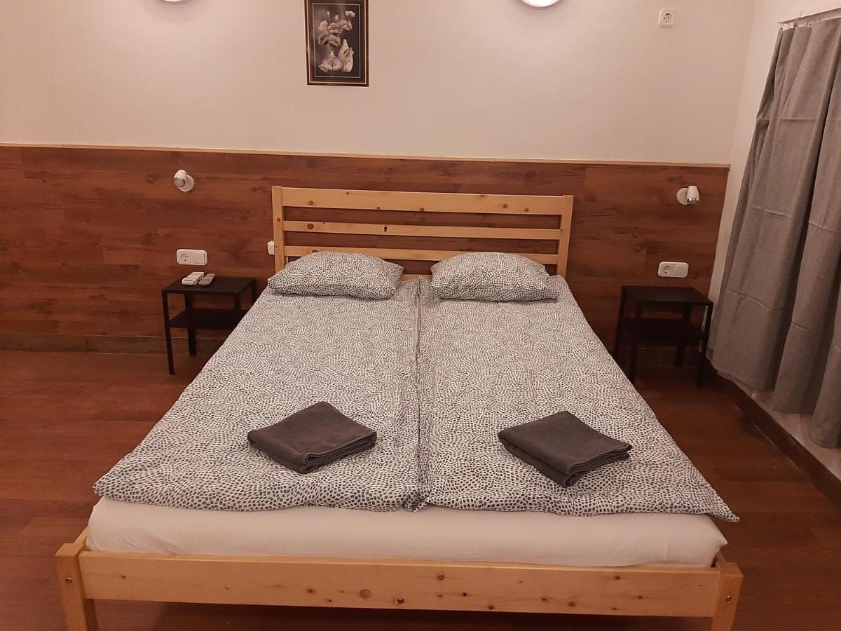 Apartman Vorosmarty Appartement Boedapest Buitenkant foto