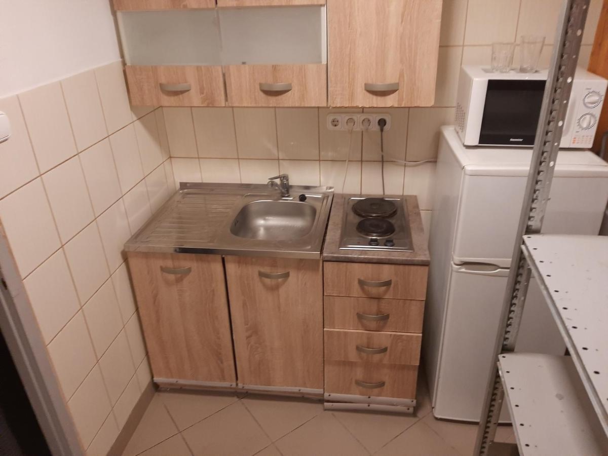 Apartman Vorosmarty Appartement Boedapest Buitenkant foto