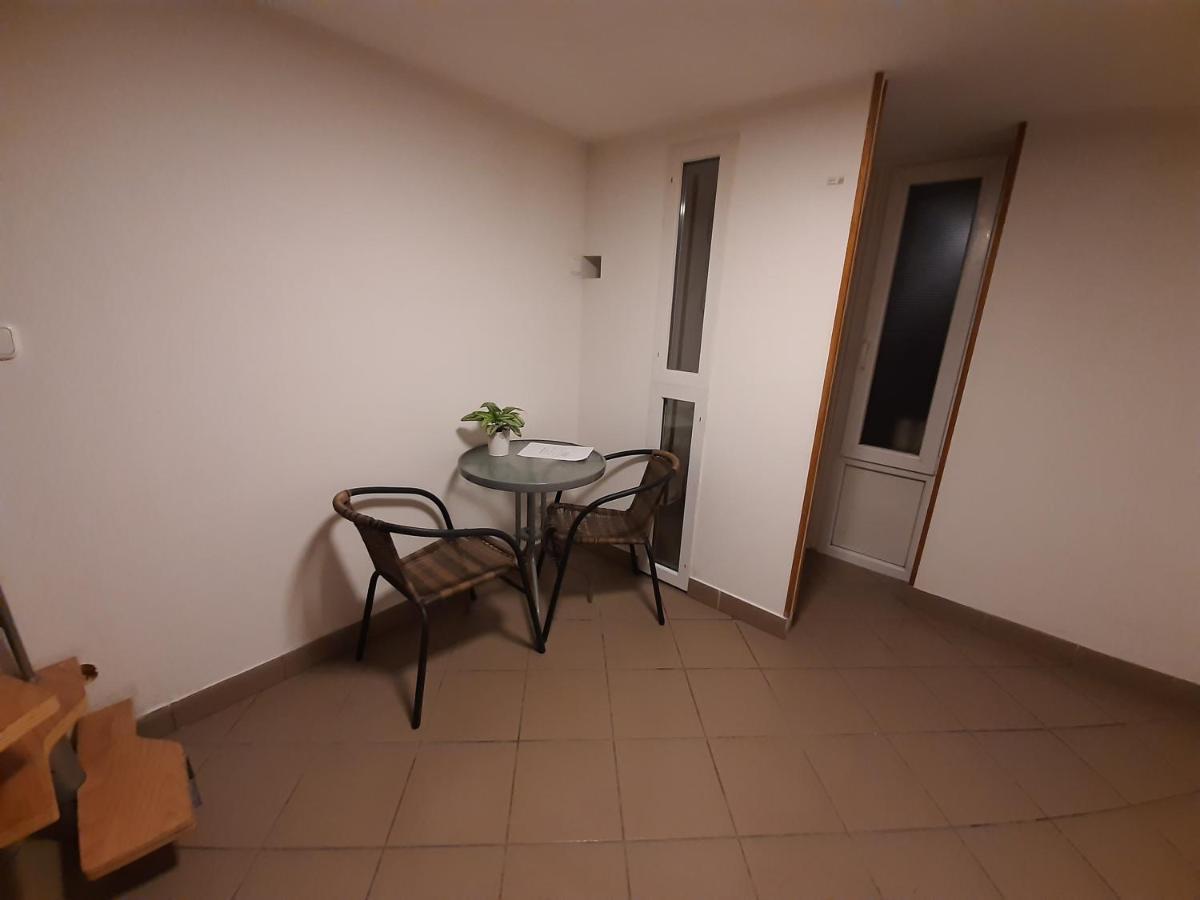 Apartman Vorosmarty Appartement Boedapest Buitenkant foto