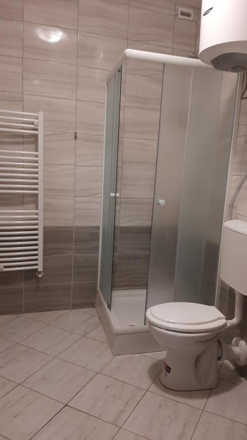 Apartman Vorosmarty Appartement Boedapest Buitenkant foto