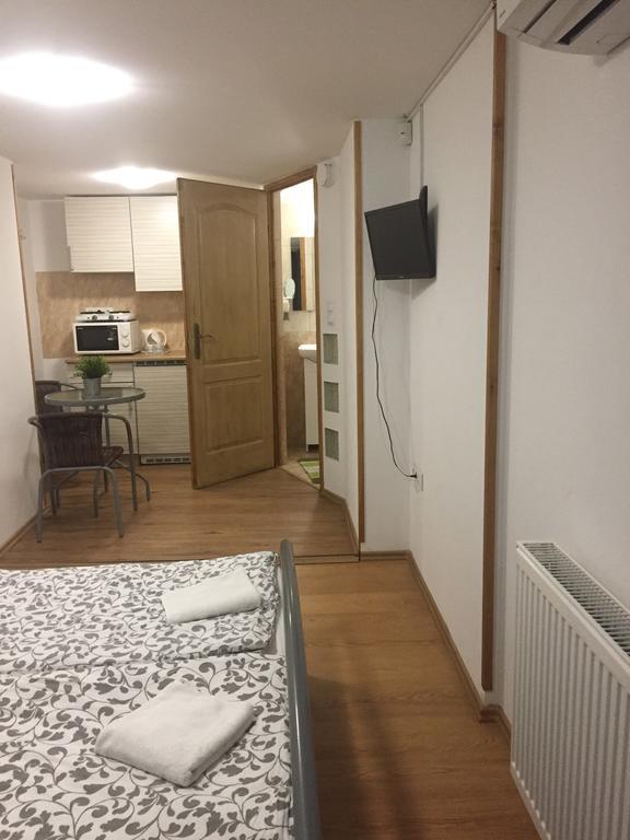 Apartman Vorosmarty Appartement Boedapest Buitenkant foto