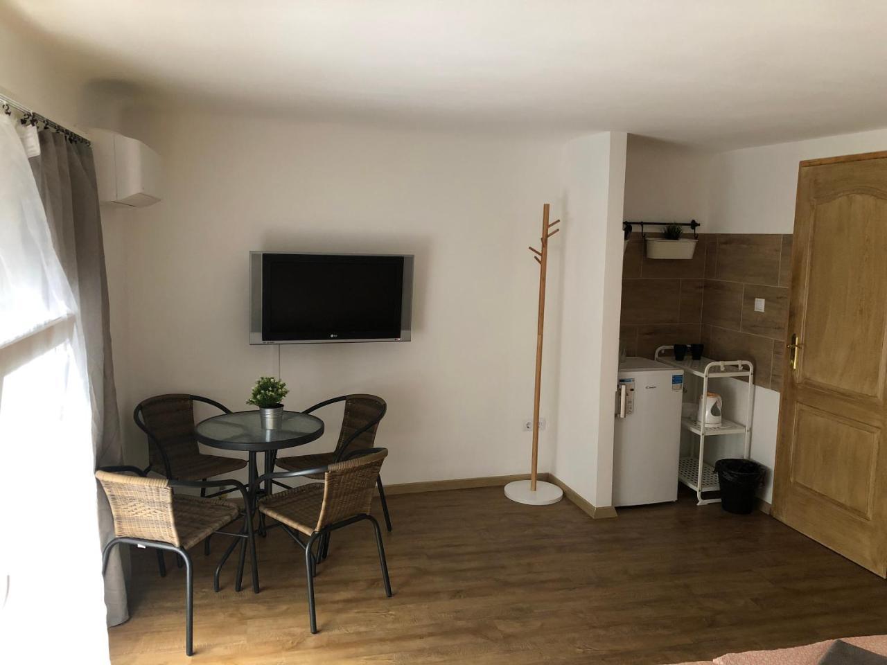 Apartman Vorosmarty Appartement Boedapest Buitenkant foto