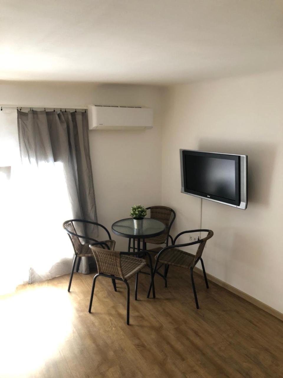 Apartman Vorosmarty Appartement Boedapest Buitenkant foto
